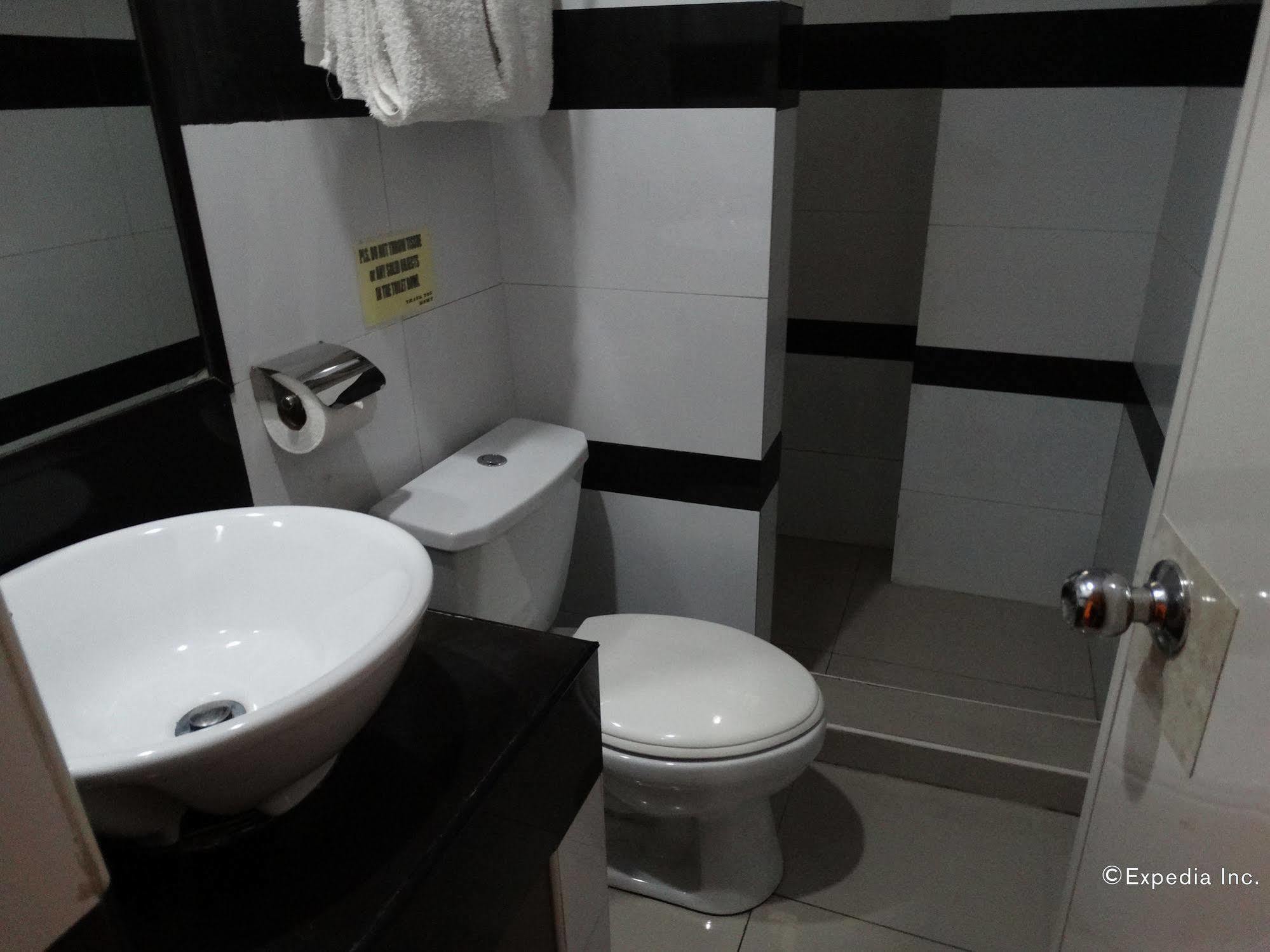 Silver Oaks Suites & Hotel Manila Kültér fotó