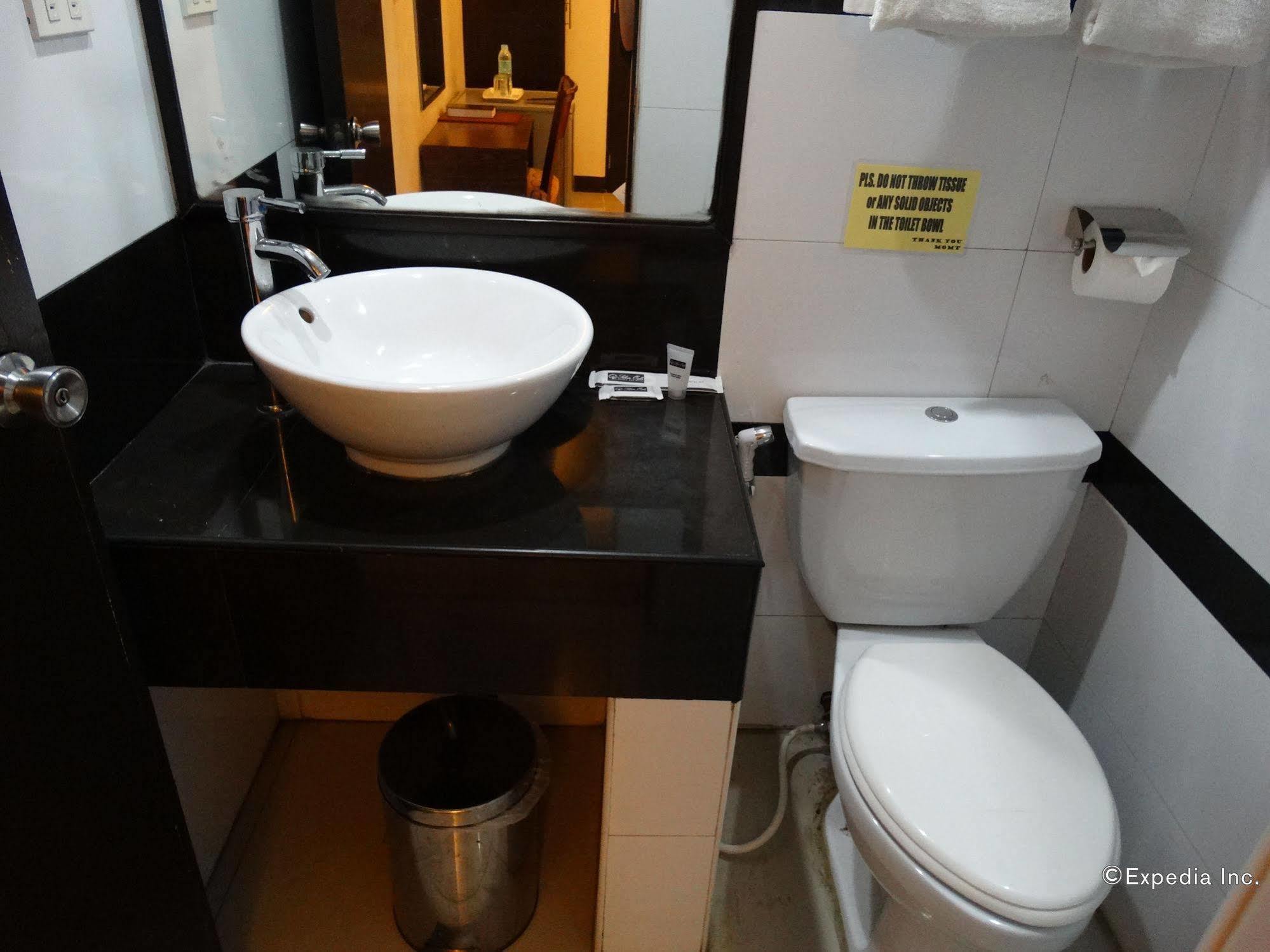 Silver Oaks Suites & Hotel Manila Kültér fotó