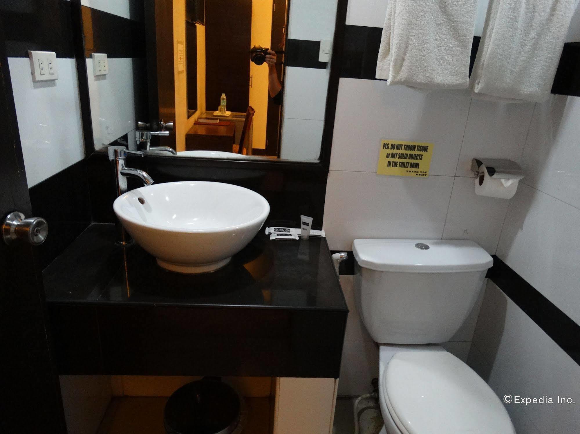 Silver Oaks Suites & Hotel Manila Kültér fotó